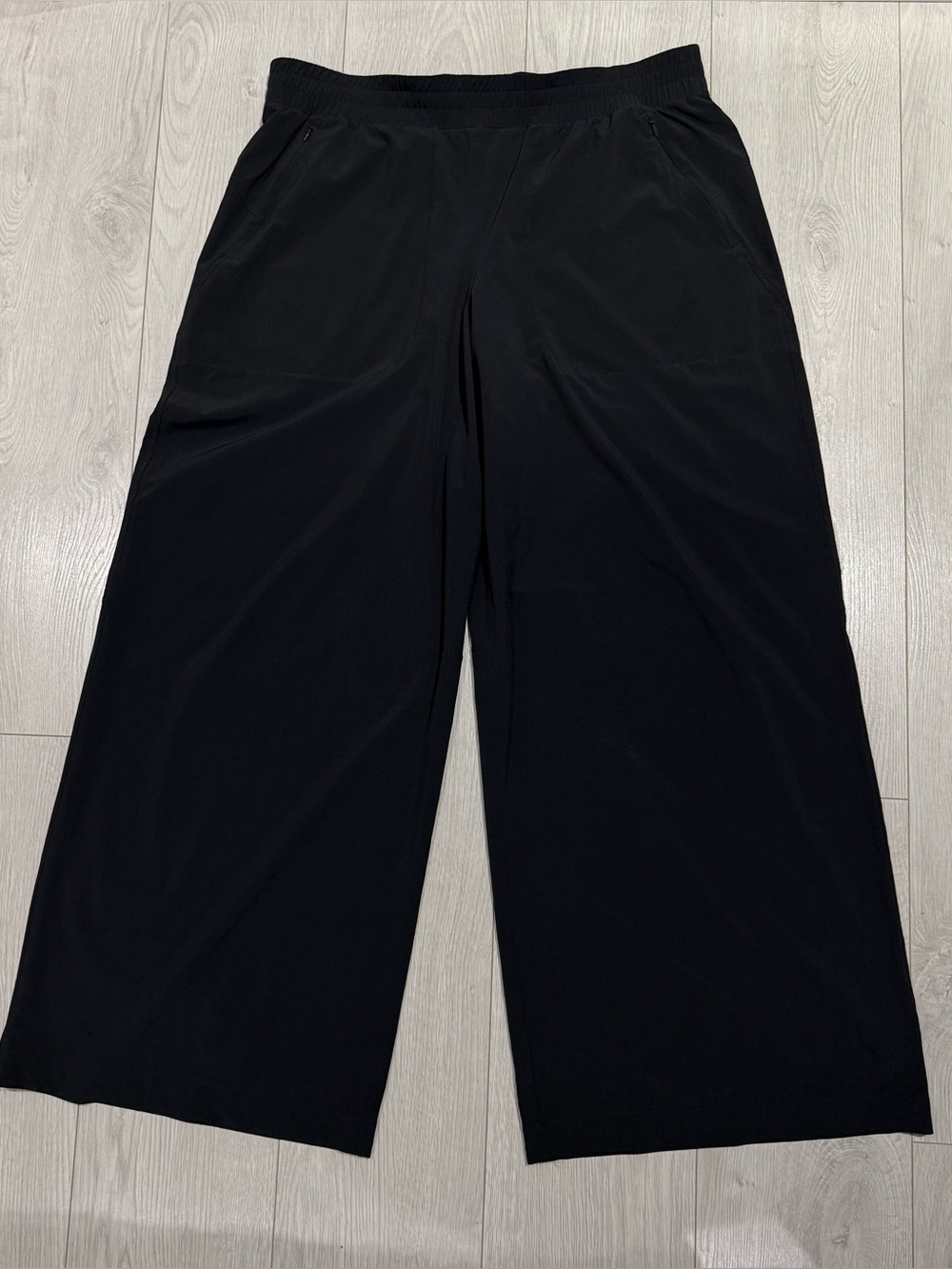 Lululemon swift mid-rise wide-leg pant